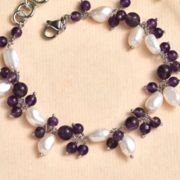 African Amethyst and White Freshwater Pearl Bracelet - Picture 2 of 3